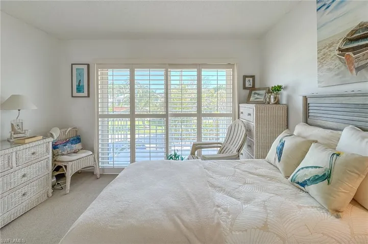 618  12th S AVE, Naples, FL 34102