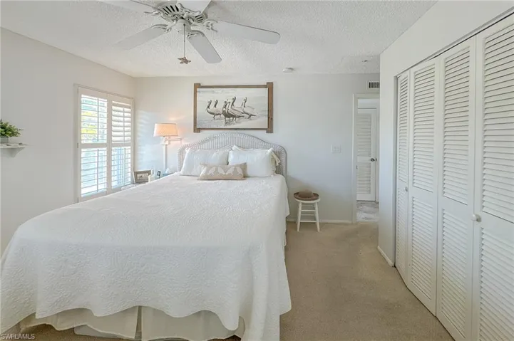 618  12th S AVE, Naples, FL 34102