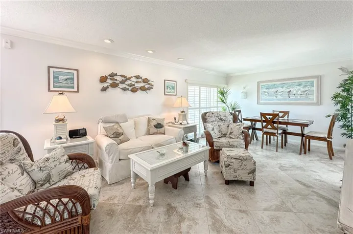 618  12th S AVE, Naples, FL 34102