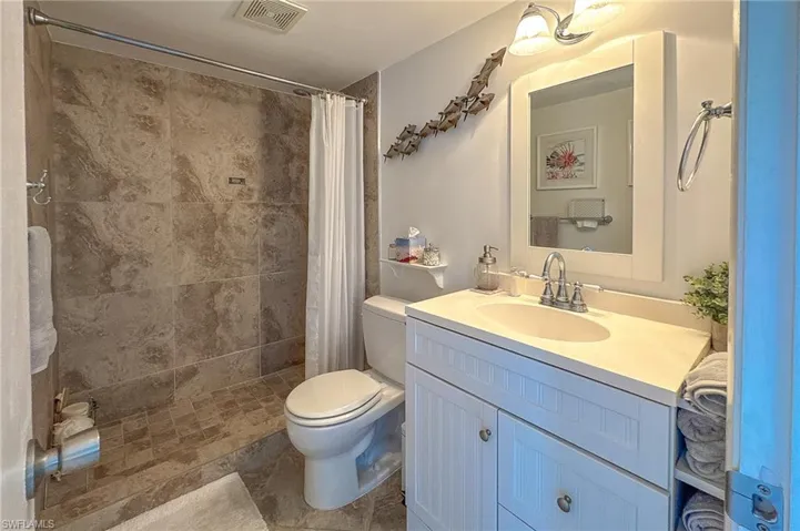 618  12th S AVE, Naples, FL 34102