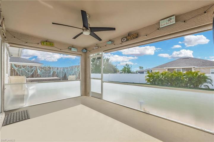 covered/screened patio (without furniture)
