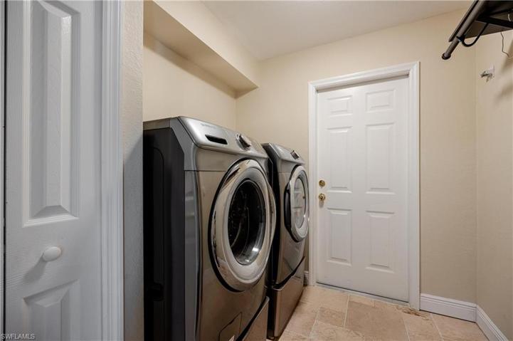 Laundry room with Washer and Dryer