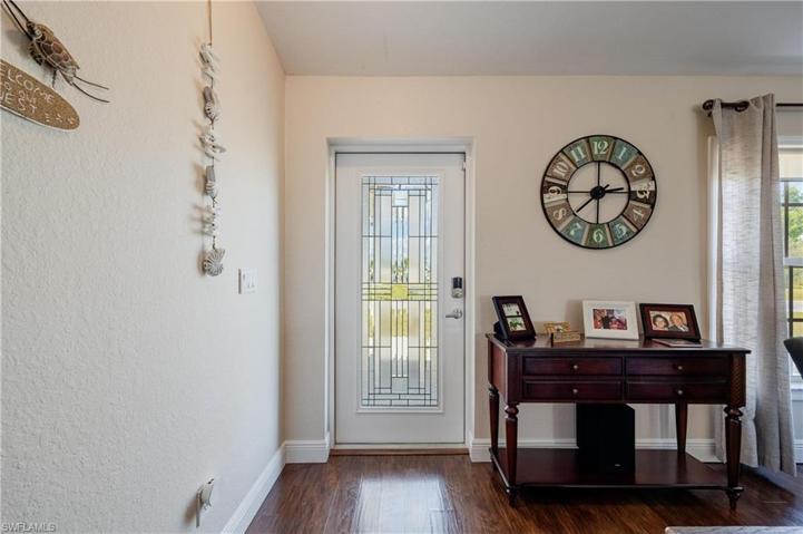 Entry space, front door