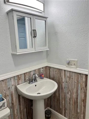 2757 Garden St, North Fort Myers, Florida 33917