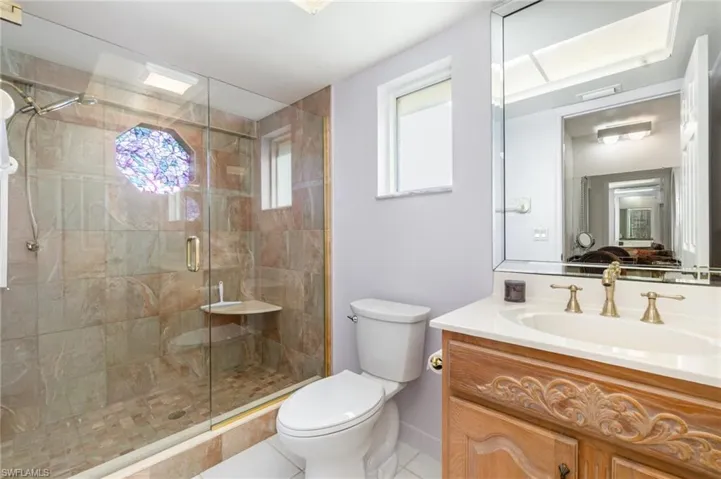Large Master Shower Bath!