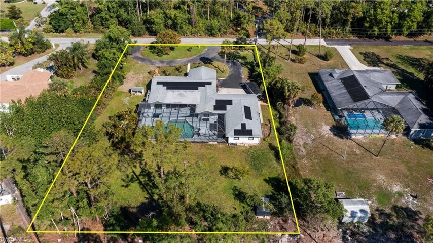 5533  Wendy  LN, Naples, FL 34112