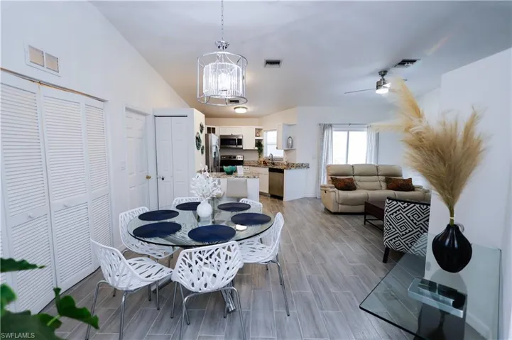 650  103rd N AVE, Naples, FL 34108