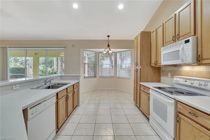 3617  Recreation  LN, Naples, FL 34116