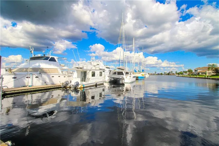 333 Sunrise Cay 2, Naples, Florida 34114
