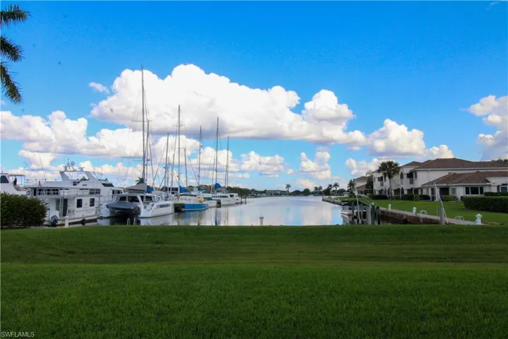 333 Sunrise Cay 2, Naples, Florida 34114
