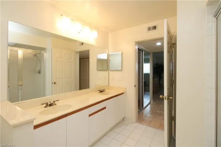 333 Sunrise Cay 2, Naples, Florida 34114