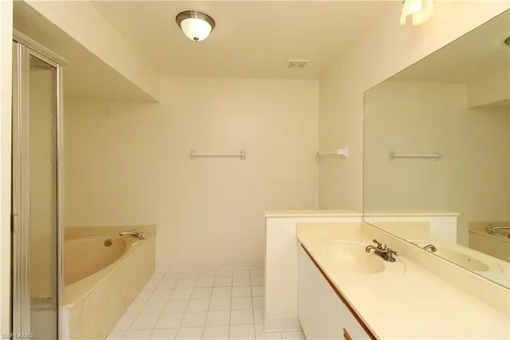 333 Sunrise Cay 2, Naples, Florida 34114