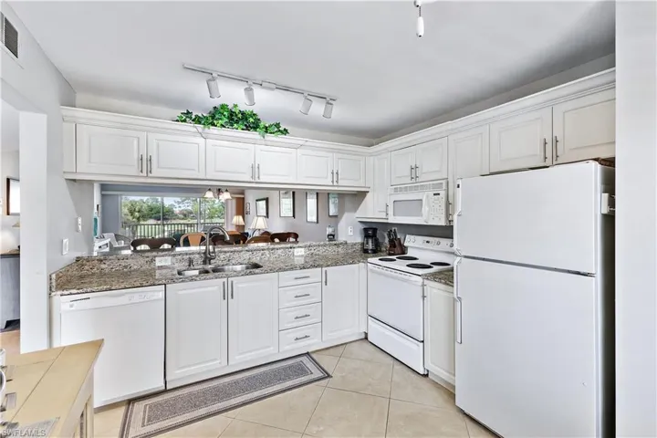 1001 Eastham Way # 206, Naples, Florida 34104
