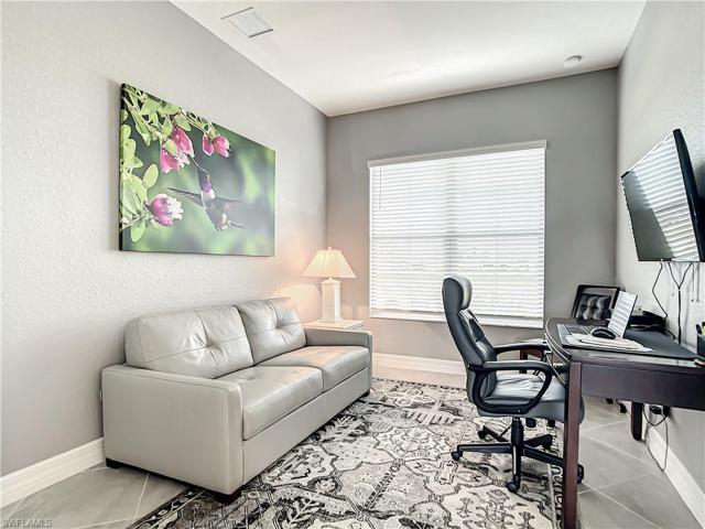 Office/Den/Bedroom