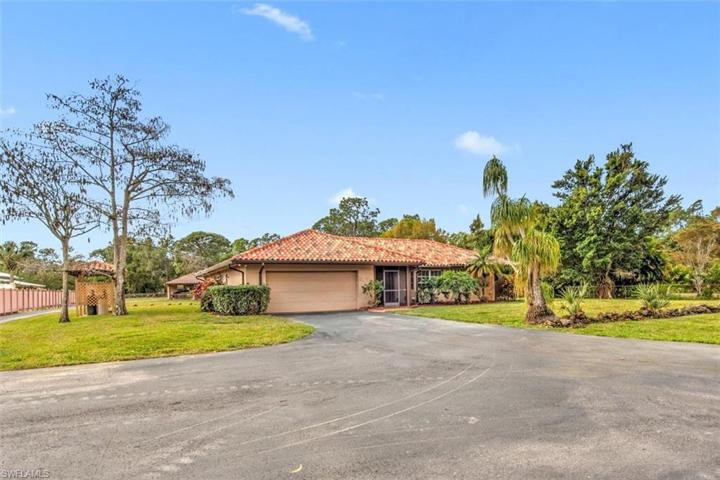 5960  Copper Leaf  LN, Naples, FL 34116