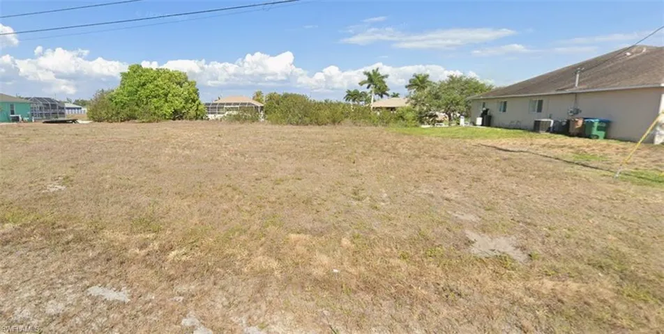 925 Nw 3rd Pl, Cape Coral, Florida 33993