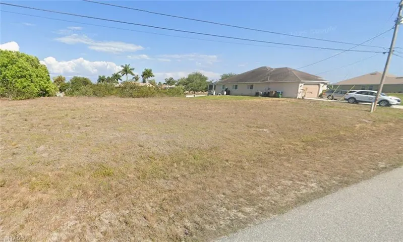 925 Nw 3rd Pl, Cape Coral, Florida 33993