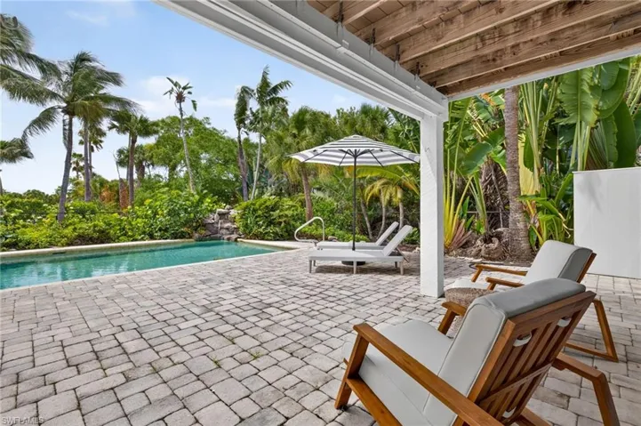 1828 Buckthorn Ln, Sanibel, Florida 33957