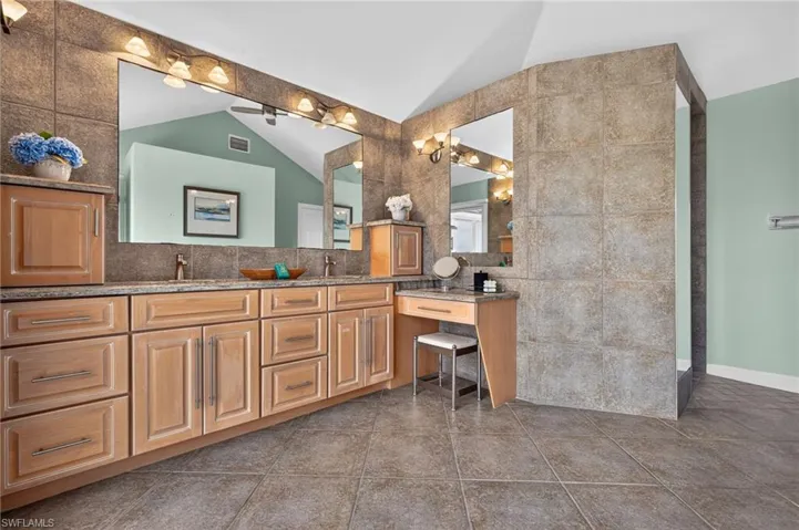 1828 Buckthorn Ln, Sanibel, Florida 33957