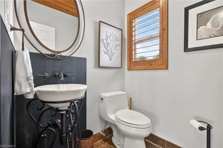 1828 Buckthorn Ln, Sanibel, Florida 33957