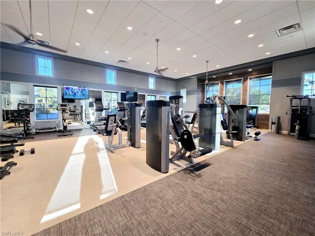 9052  Saint Lucia  DR, Naples, FL 34114