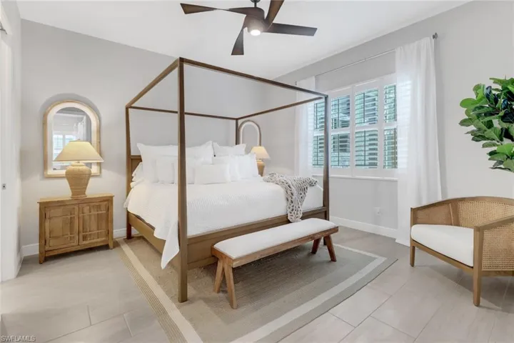 9052  Saint Lucia  DR, Naples, FL 34114