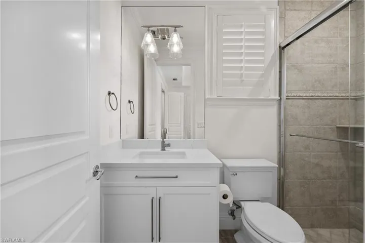 Second floor full bathroom