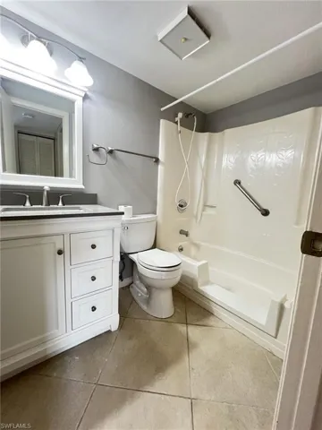9301 Central Park Dr 102, Fort Myers, Florida 33919