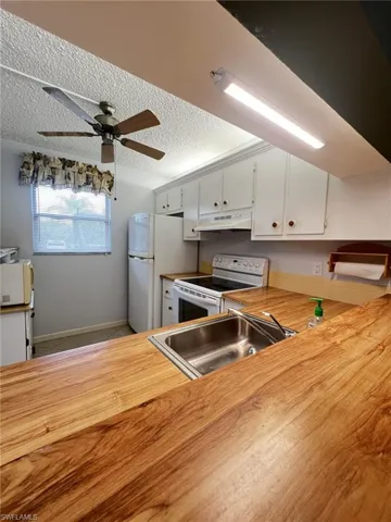 9301 Central Park Dr 102, Fort Myers, Florida 33919