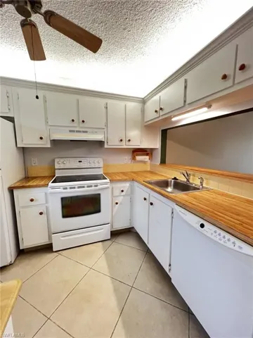 9301 Central Park Dr 102, Fort Myers, Florida 33919