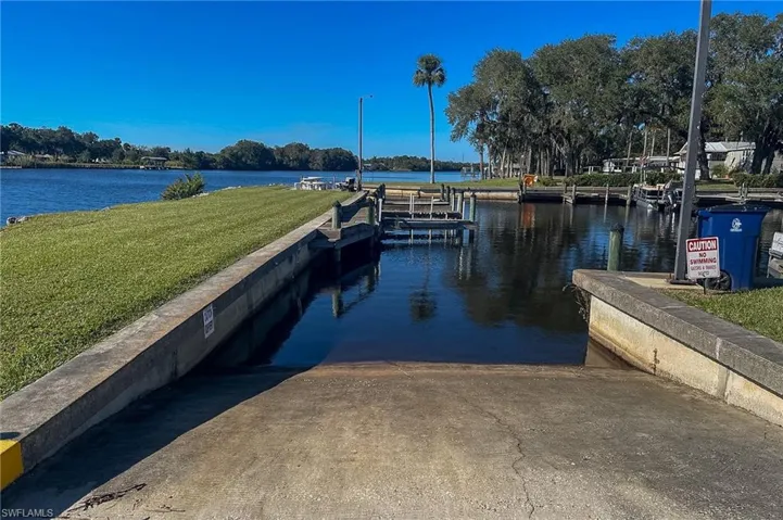 22 Ashe St, Alva, Florida 33920