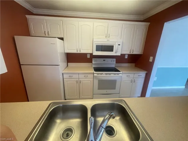 12648  Kenwood  LN, Fort Myers, FL 33907
