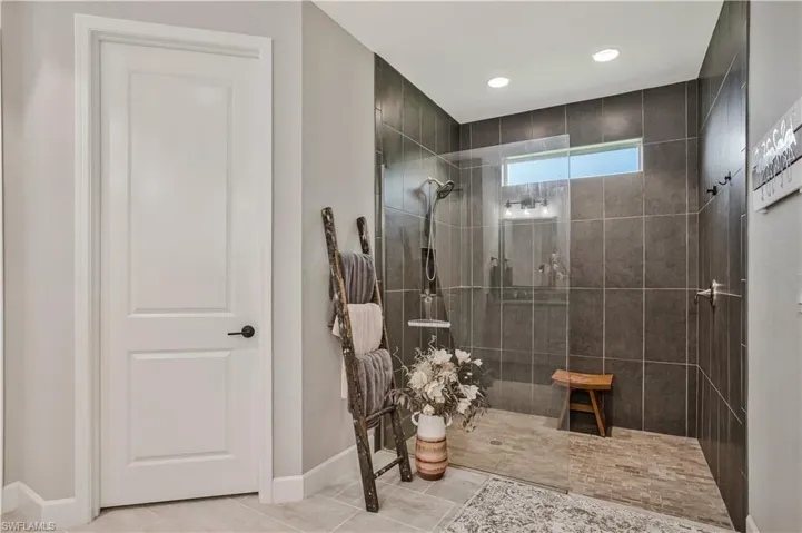 8651 Colony Trace Dr, Fort Myers, Florida 33908