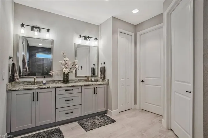 8651 Colony Trace Dr, Fort Myers, Florida 33908