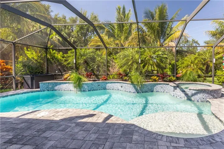 8651 Colony Trace Dr, Fort Myers, Florida 33908