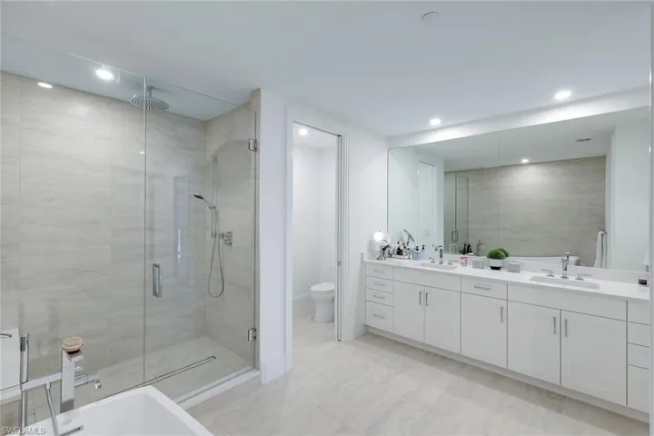 1130  3RD S AVE, Naples, FL 34102