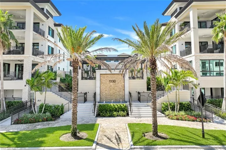 1130  3RD S AVE, Naples, FL 34102