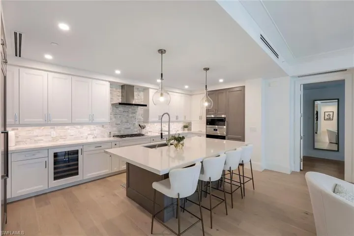 1130  3RD S AVE, Naples, FL 34102