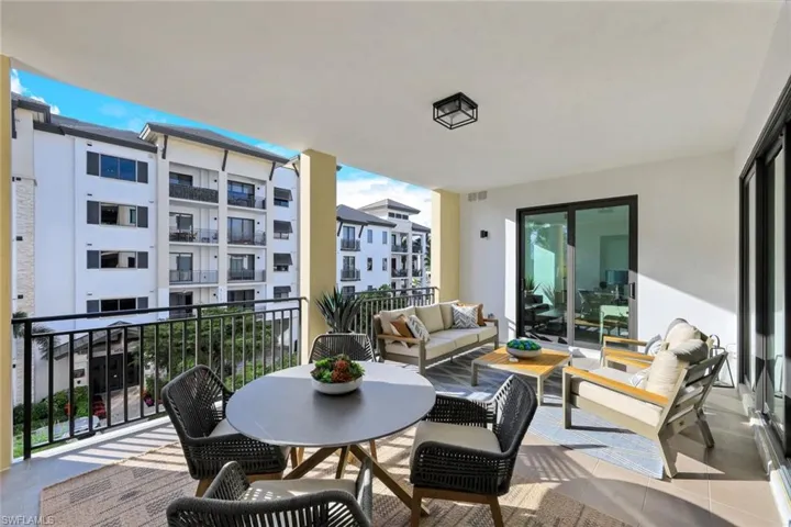 1130  3RD S AVE, Naples, FL 34102