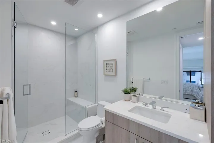 1130  3RD S AVE, Naples, FL 34102