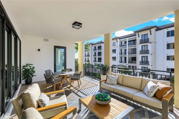 1130  3RD S AVE, Naples, FL 34102