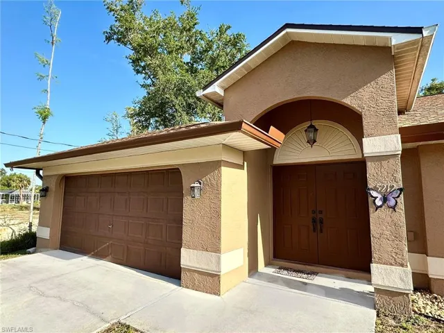 5212  Barth  ST, Lehigh Acres, FL 33971