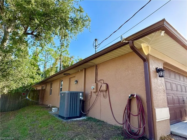 5212  Barth  ST, Lehigh Acres, FL 33971