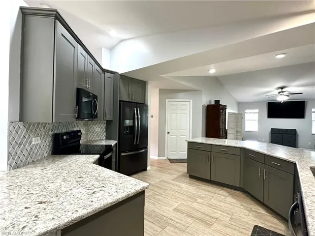 5212  Barth  ST, Lehigh Acres, FL 33971