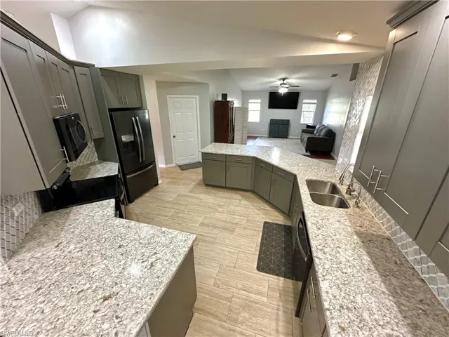 5212  Barth  ST, Lehigh Acres, FL 33971