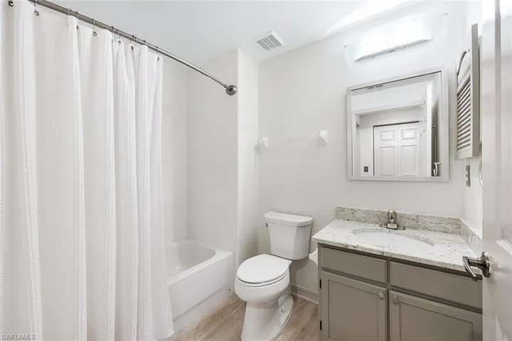 4690 Saint Croix Ln # 423, Naples Fl 34109