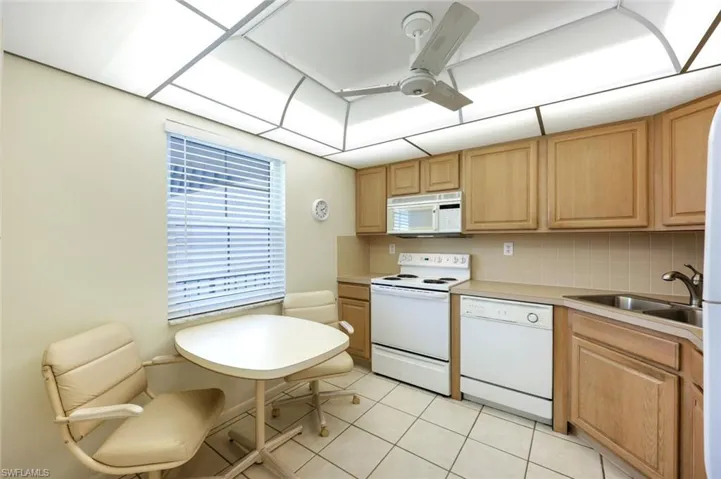 Eat-in kitchen