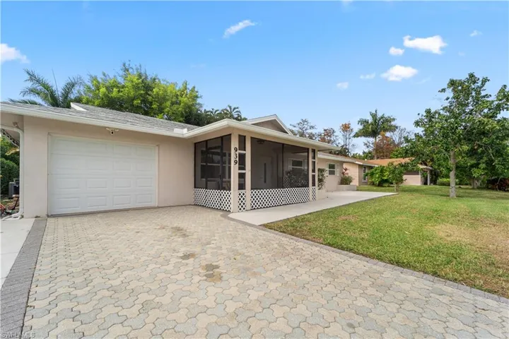 939 Bluebird St, Naples, Florida 34104