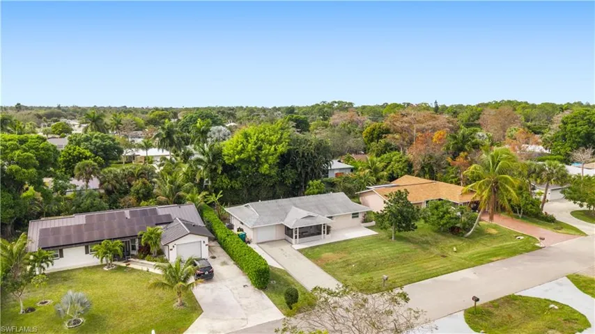 939 Bluebird St, Naples, Florida 34104