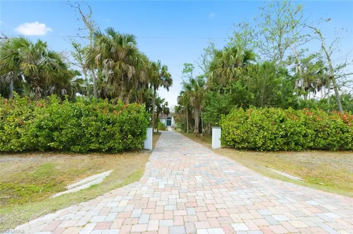 181  35th NE AVE, Naples, FL 34120